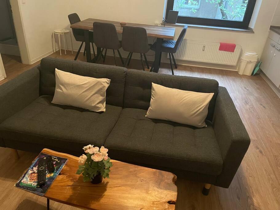 Zentrale Wohnung Direkt Am Hauptbahnhof - Bismarck 뒤셀도르프 외부 사진