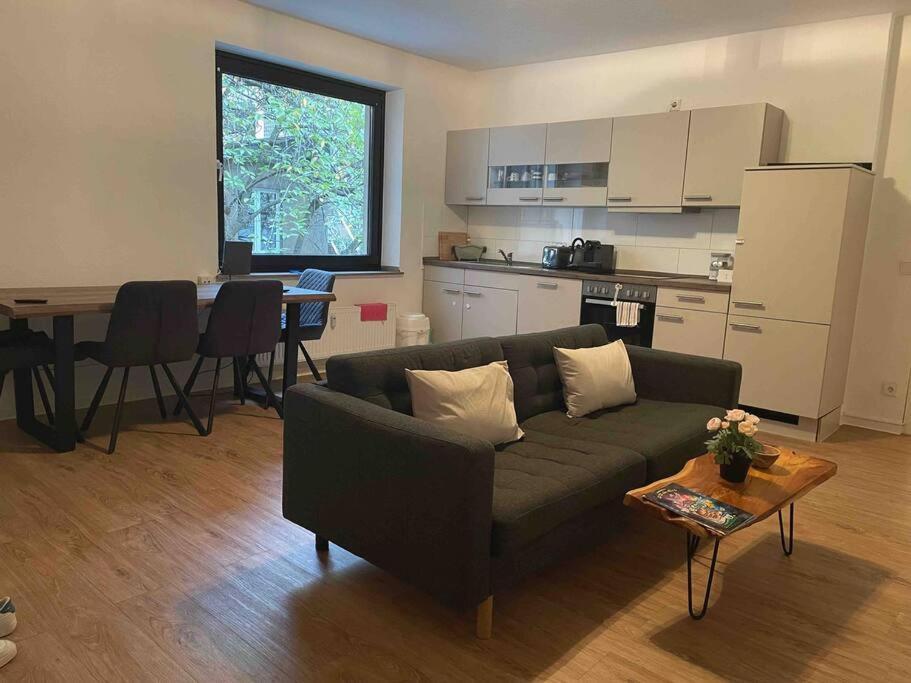 Zentrale Wohnung Direkt Am Hauptbahnhof - Bismarck 뒤셀도르프 외부 사진