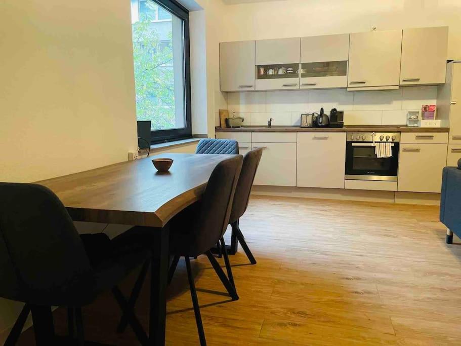 Zentrale Wohnung Direkt Am Hauptbahnhof - Bismarck 뒤셀도르프 외부 사진