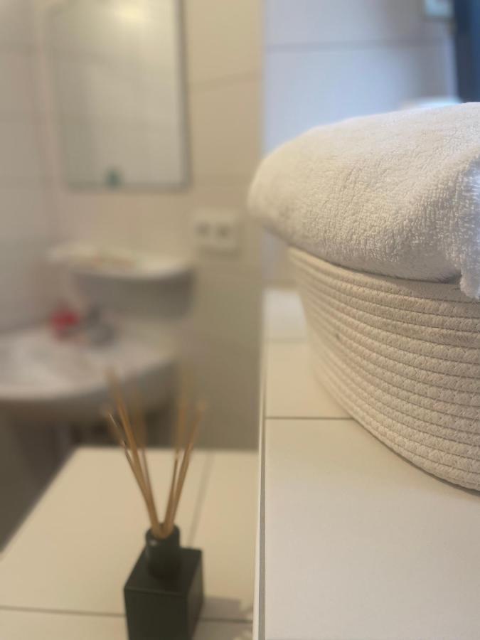 Zentrale Wohnung Direkt Am Hauptbahnhof - Bismarck 뒤셀도르프 외부 사진
