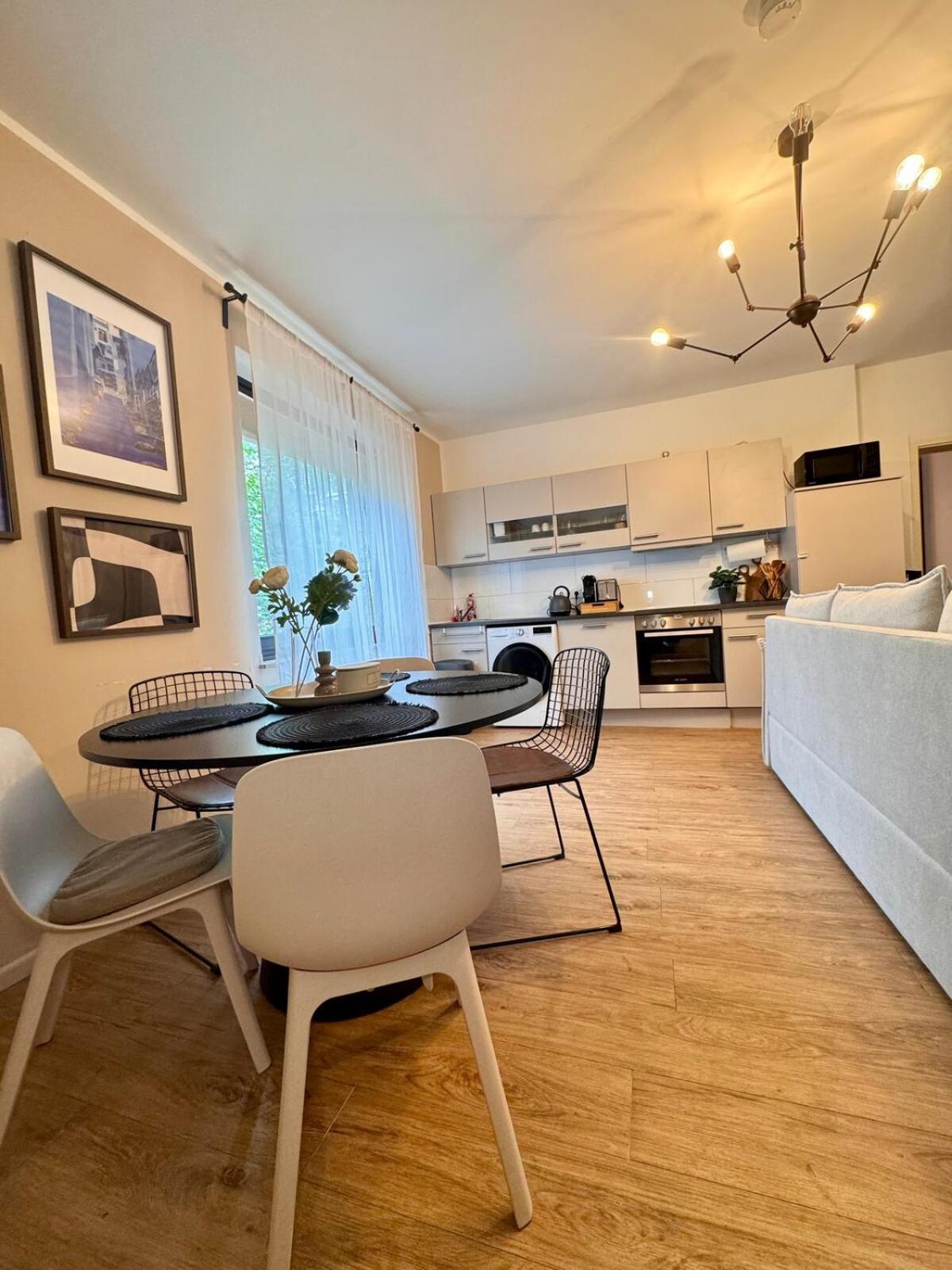 Zentrale Wohnung Direkt Am Hauptbahnhof - Bismarck 뒤셀도르프 외부 사진