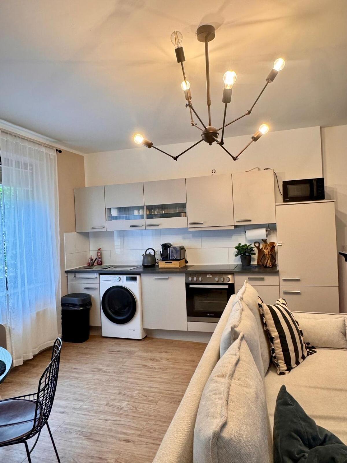Zentrale Wohnung Direkt Am Hauptbahnhof - Bismarck 뒤셀도르프 외부 사진