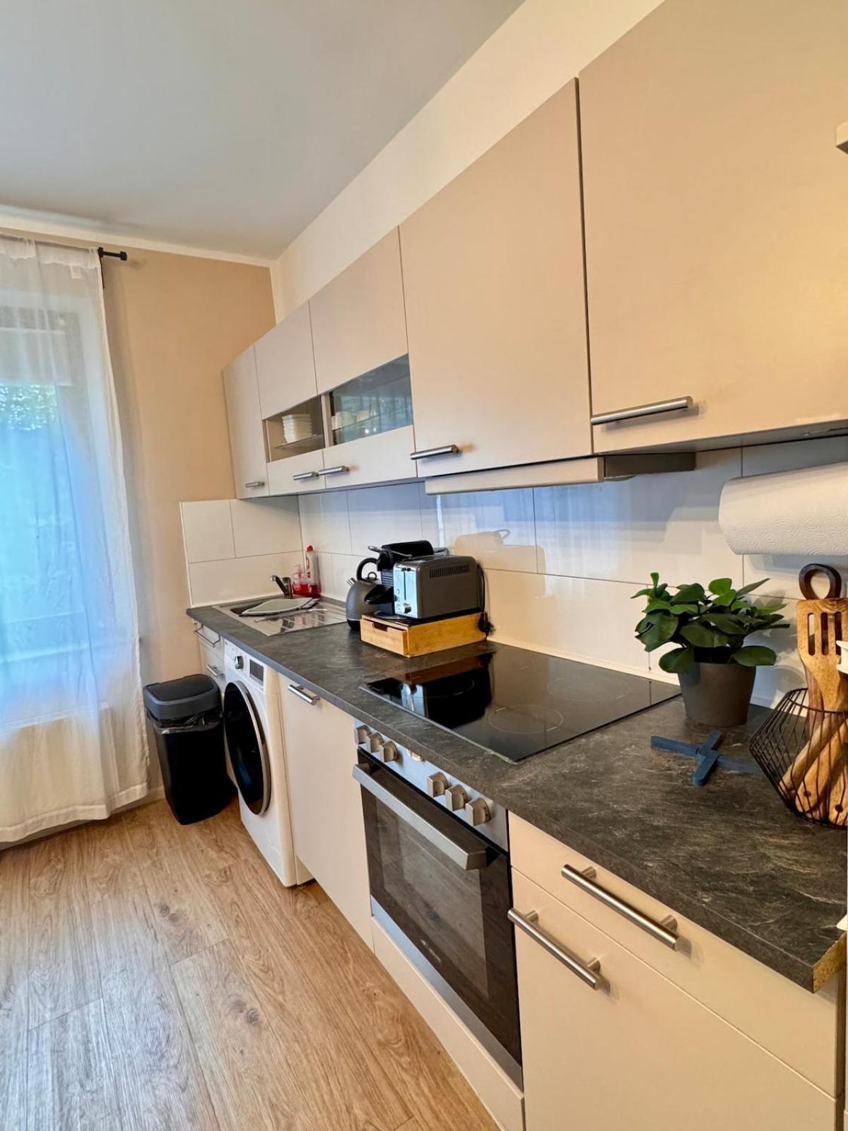 Zentrale Wohnung Direkt Am Hauptbahnhof - Bismarck 뒤셀도르프 외부 사진